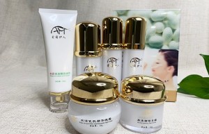 重磅 | 爱萌伊人水活瓷肌系列全新升级,加量不加价！
